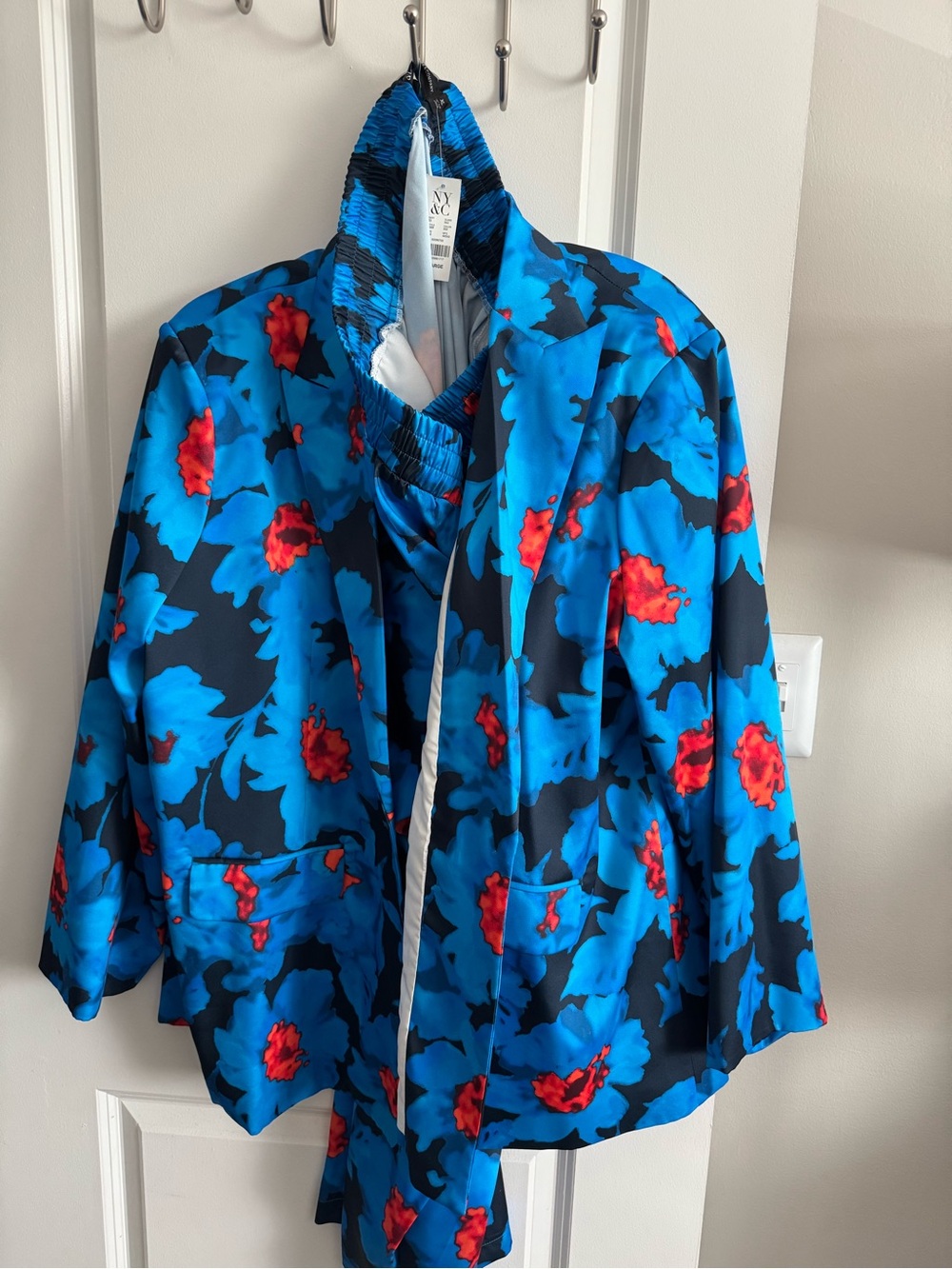 New York & Company Blue and Red Floral Satin Blazer and pants